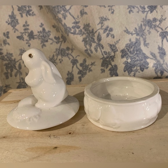 VTG Easter Bunny Rabbit Lidded Trinket Box - Picture 2 of 10